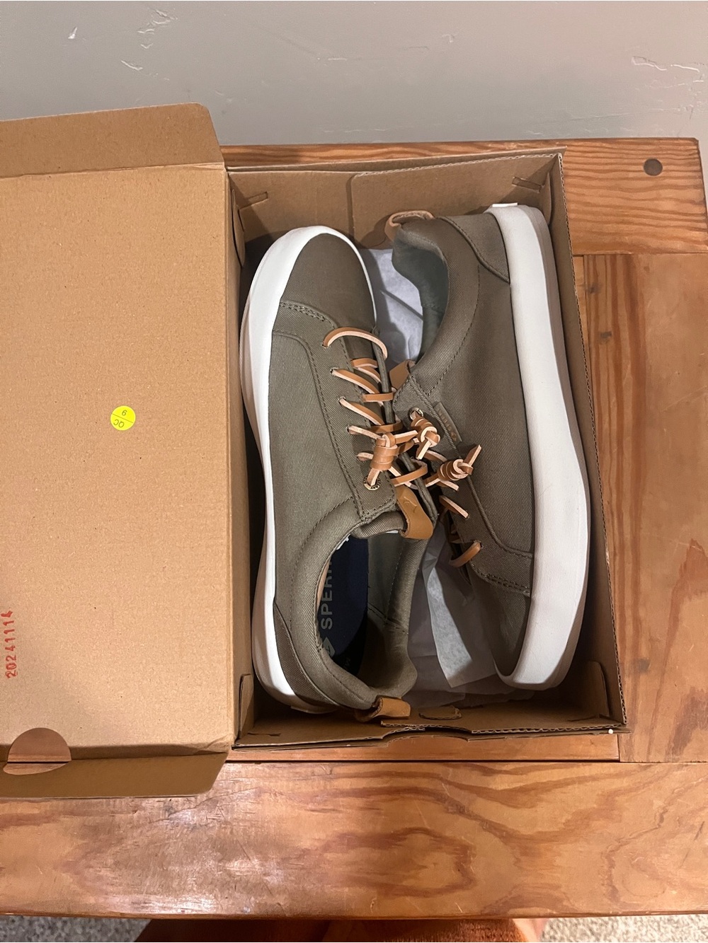 Sperry never been worn sneakers - Picture 3 of 3